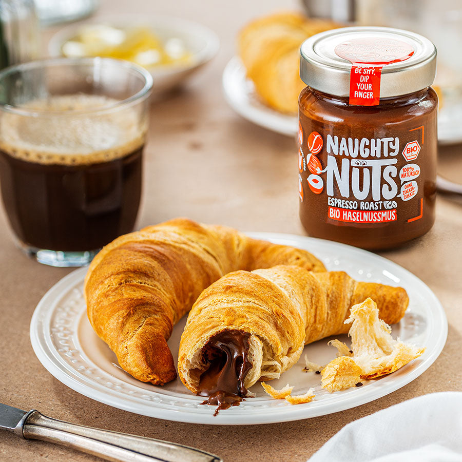 Vegane italienische Cornettis mit Naughty Nuts Bio Haselnussmus Espresso Roast
